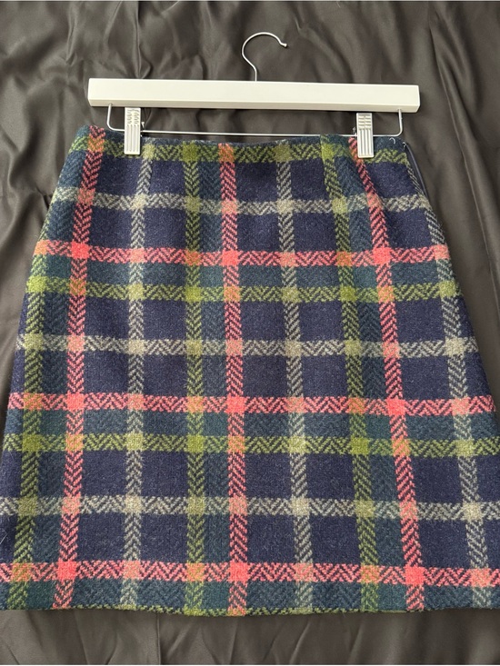 Boden Dresses & Skirts - Boden Navy Plaid Midi Skirt with Pink & Green Accents size 4 small